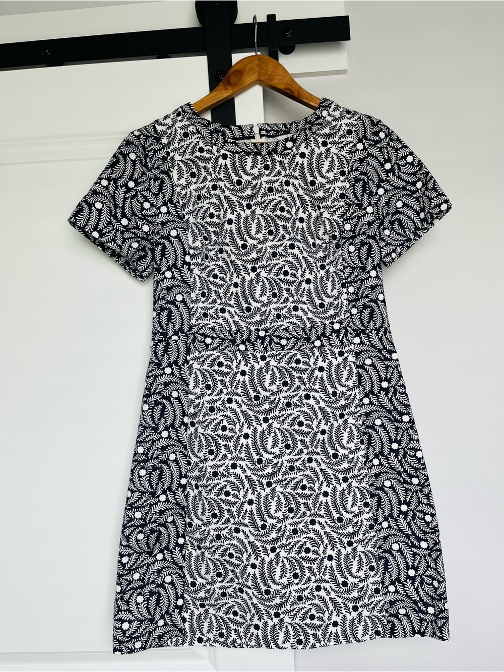 Boden Navy/White Dress, Women’s 8P, Navy Blue Floral Leaf Textured Matelasse